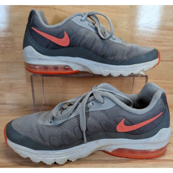 Nike Air Max Invigor Print Womens Size 7 Gray Athletic Shoes 749862-080 - Picture 2 of 10